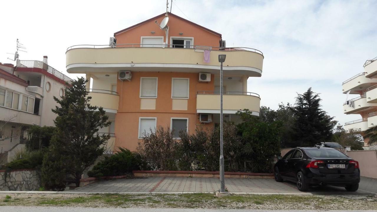 Marina & Luka Apartment Povljana Luaran gambar