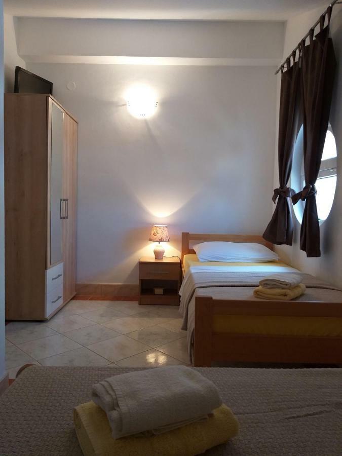 Marina & Luka Apartment Povljana Luaran gambar